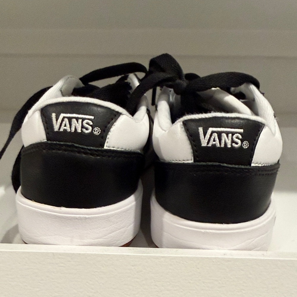 Vans Womens Black and White Low-Top Sneakers - Picture 2 of 7